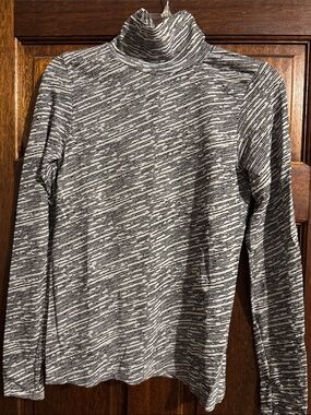 Athleta Black & White Heathered Turtleneck Long-Sleeve Tee